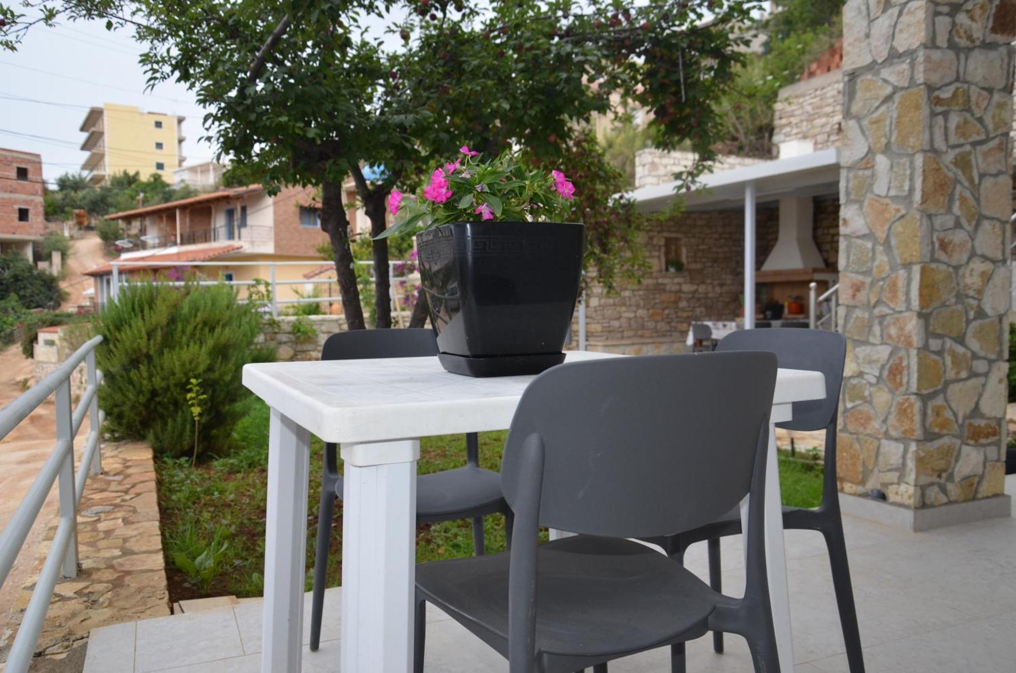 Harmonia Guest House 2 Himare Exterior photo