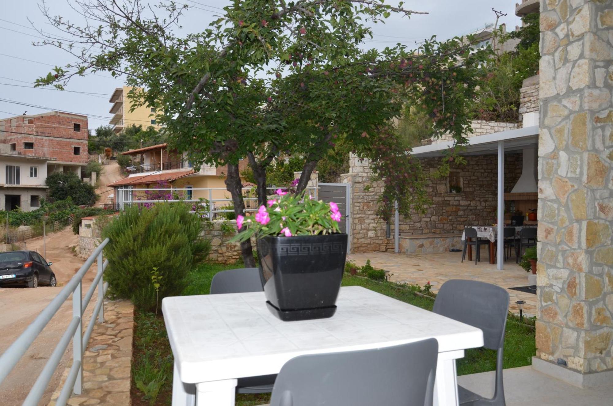Harmonia Guest House 2 Himare Exterior photo